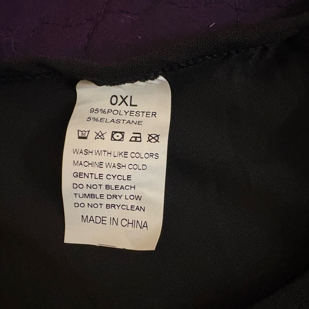 Black Polyester Blend Garment - image 2